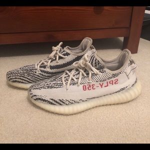 NEED GONE TODAY Yeezy zebra size 8